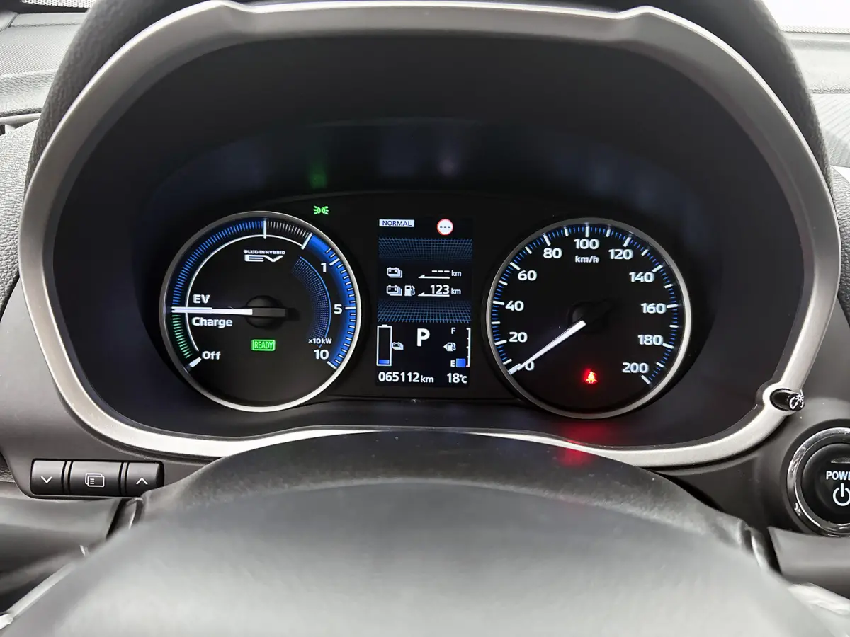 2.4 PHEV Intense+ Hybride / Navigatie / 1/2 Leder / Pdc. / Airco-ecc./ Radio multimedia / Apk nieuw
