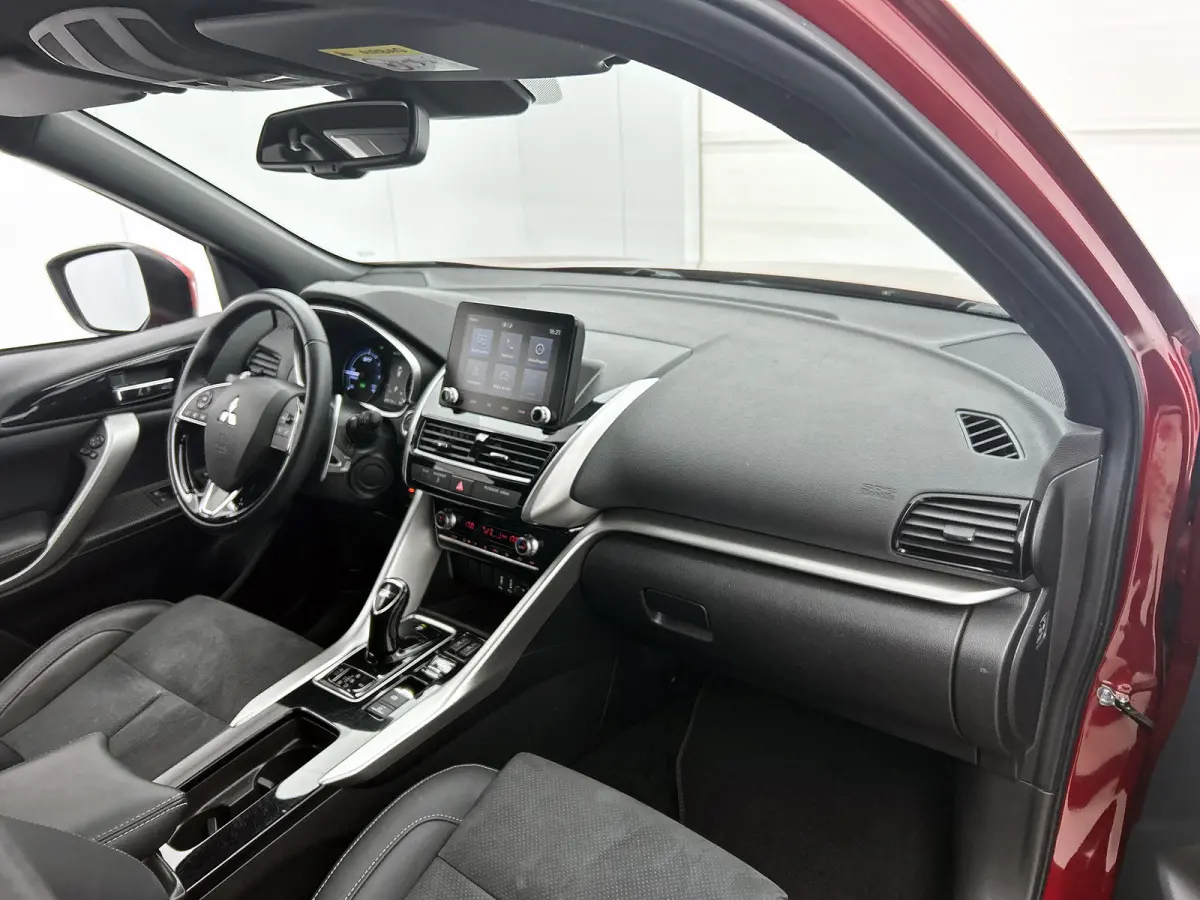 2.4 PHEV Intense+ Hybride / Navigatie / 1/2 Leder / Pdc. / Airco-ecc./ Radio multimedia / Apk nieuw