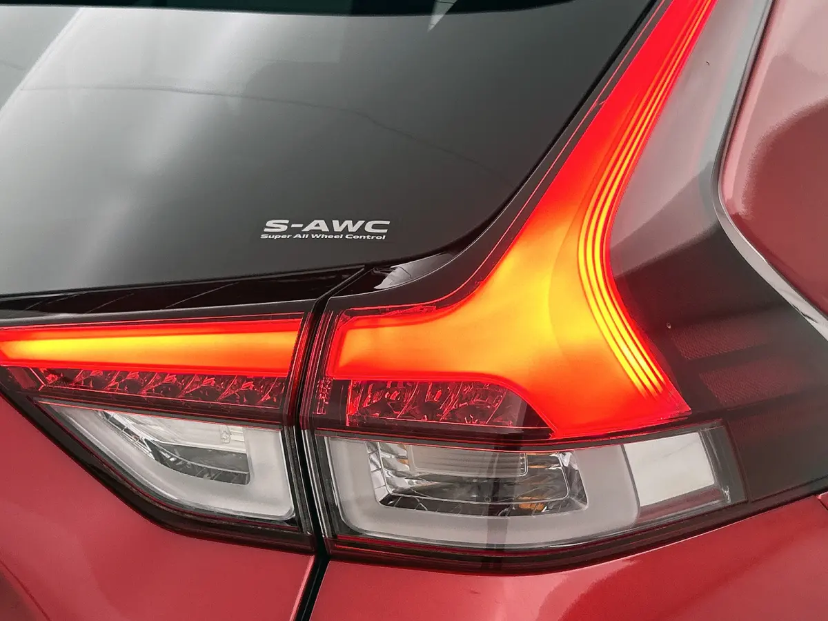 2.4 PHEV Intense+ Hybride / Navigatie / 1/2 Leder / Pdc. / Airco-ecc./ Radio multimedia / Apk nieuw
