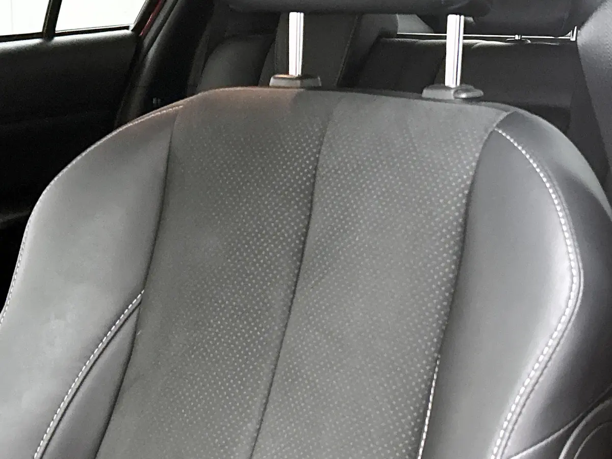 2.4 PHEV Intense+ Hybride / Navigatie / 1/2 Leder / Pdc. / Airco-ecc./ Radio multimedia / Apk nieuw