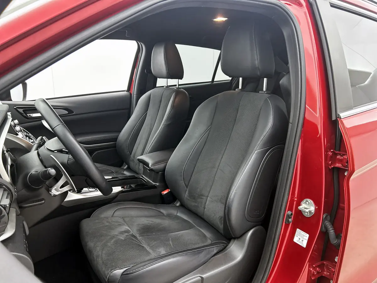 2.4 PHEV Intense+ Hybride / Navigatie / 1/2 Leder / Pdc. / Airco-ecc./ Radio multimedia / Apk nieuw