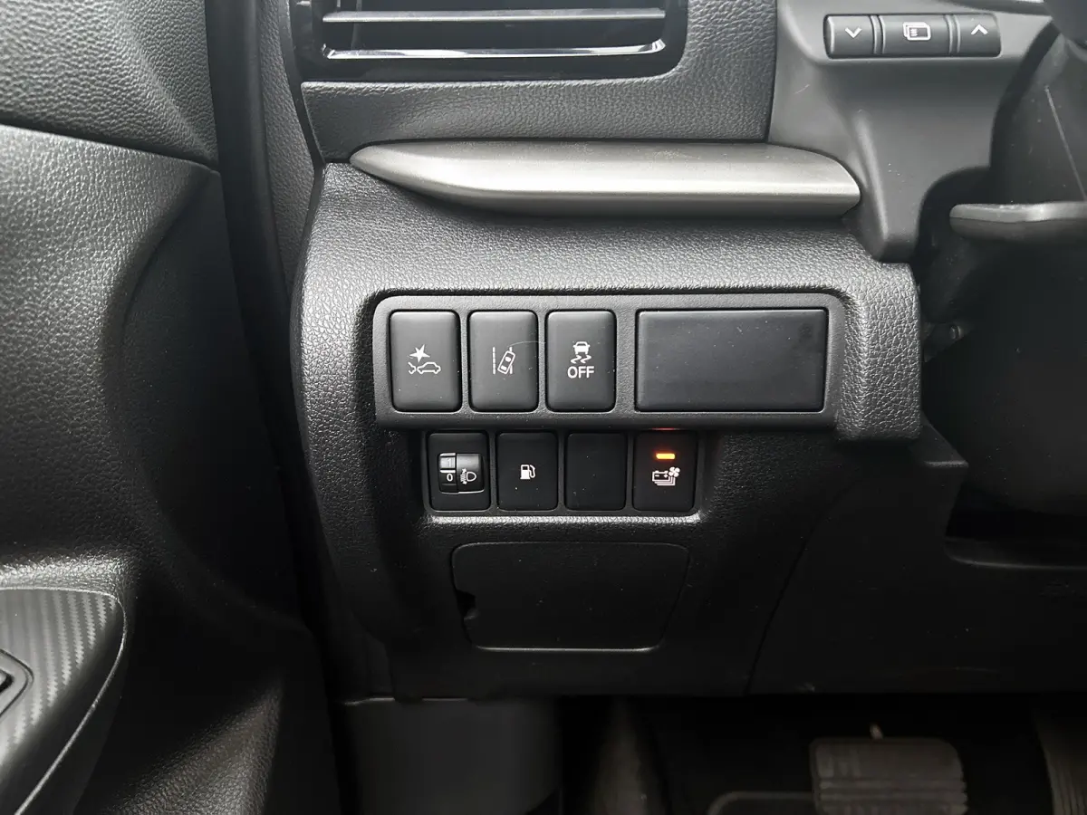 2.4 PHEV Intense+ Hybride / Navigatie / 1/2 Leder / Pdc. / Airco-ecc./ Radio multimedia / Apk nieuw