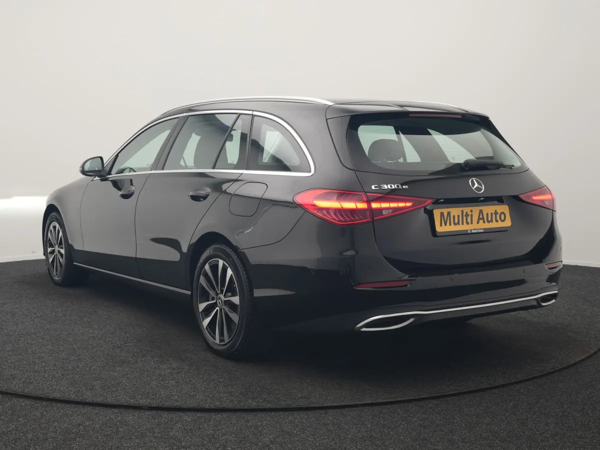 300 e PHEV 313pk Dealer O.H | Adaptive Cruise | Camera | Apple Carplay | BLIS | Sportstoelen Verwarmd | Virtual Cockpit | Navigatie | DAB | 17"L.M | Plug In Hybrid |