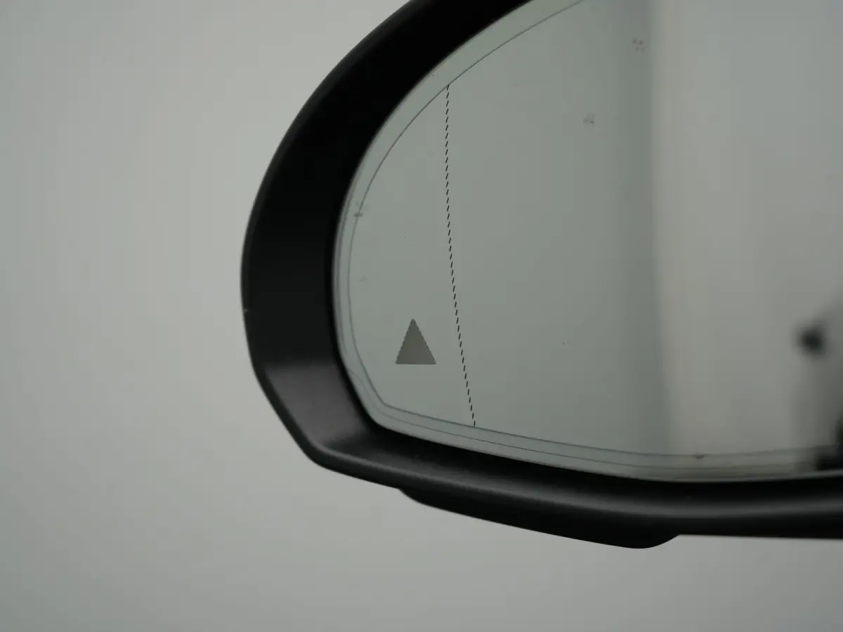 300 e PHEV 313pk Dealer O.H | Adaptive Cruise | Camera | Apple Carplay | BLIS | Sportstoelen Verwarmd | Virtual Cockpit | Navigatie | DAB | 17"L.M | Plug In Hybrid |
