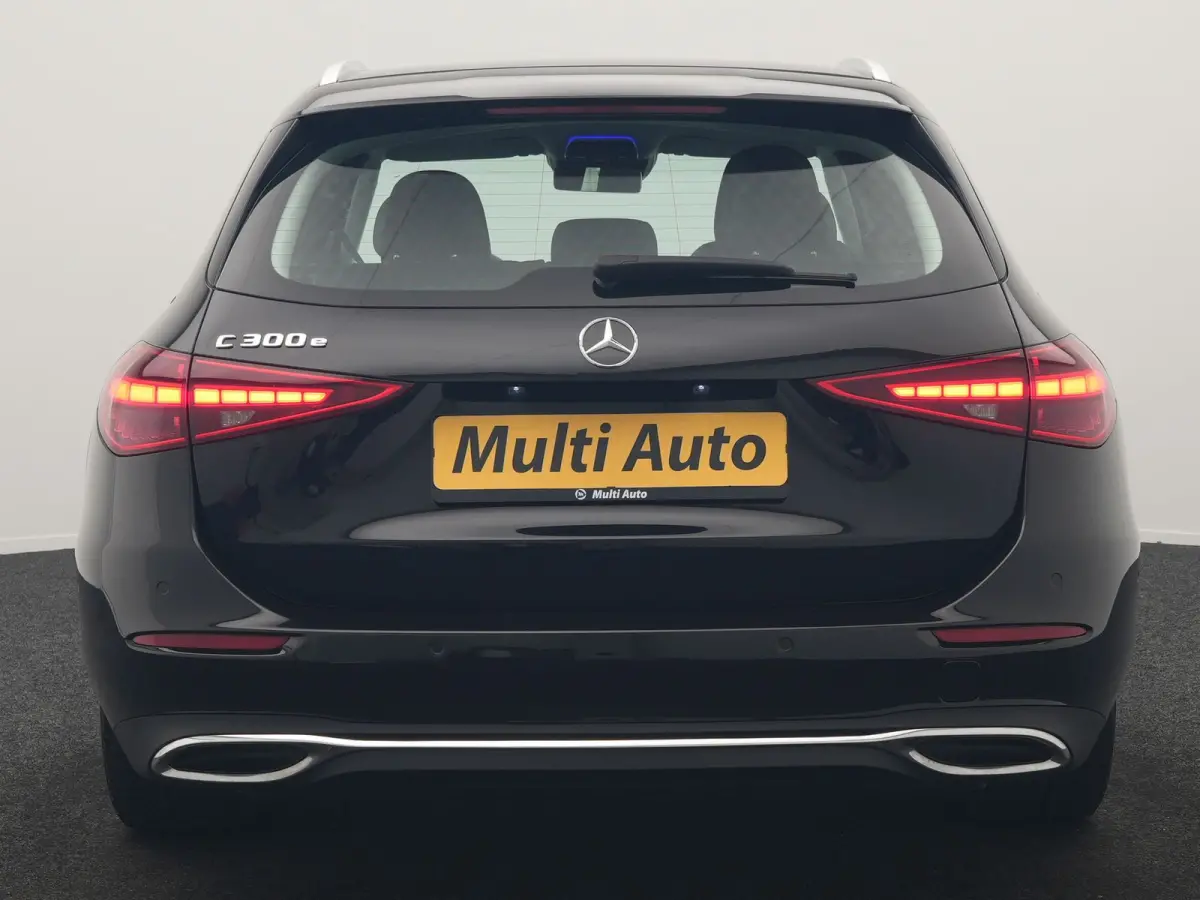 300 e PHEV 313pk Dealer O.H | Adaptive Cruise | Camera | Apple Carplay | BLIS | Sportstoelen Verwarmd | Virtual Cockpit | Navigatie | DAB | 17"L.M | Plug In Hybrid |