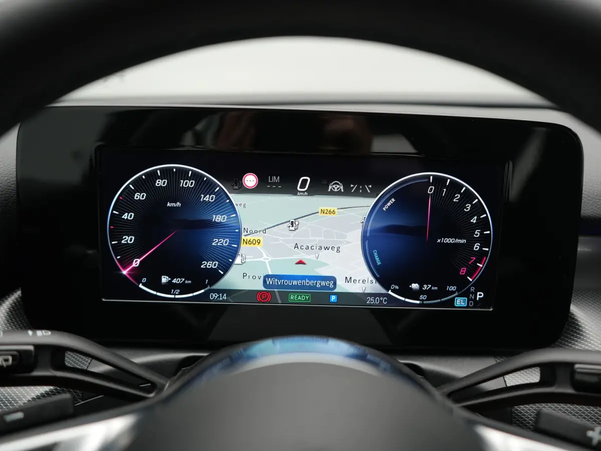 300 e PHEV 313pk Dealer O.H | Adaptive Cruise | Camera | Apple Carplay | BLIS | Sportstoelen Verwarmd | Virtual Cockpit | Navigatie | DAB | 17"L.M | Plug In Hybrid |