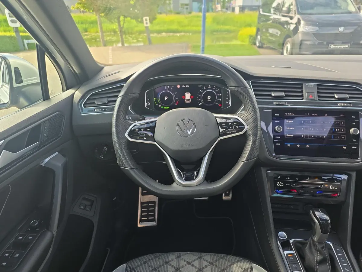 1.4 TSI eHybrid R-Line Business+ | PHEV | Trekhaak | Pano | A.cam | Winterpakket | 245Pk | SOH 89% |