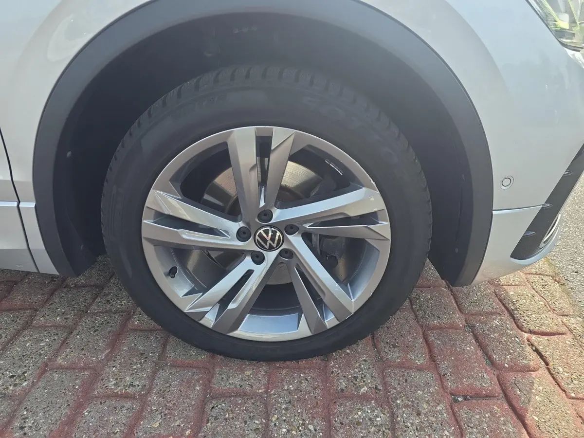 1.4 TSI eHybrid R-Line Business+ | PHEV | Trekhaak | Pano | A.cam | Winterpakket | 245Pk | SOH 89% |