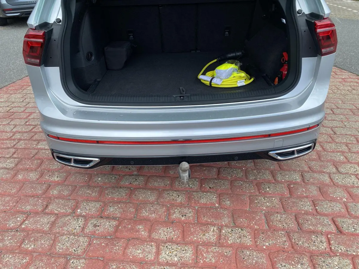 1.4 TSI eHybrid R-Line Business+ | PHEV | Trekhaak | Pano | A.cam | Winterpakket | 245Pk | SOH 89% |