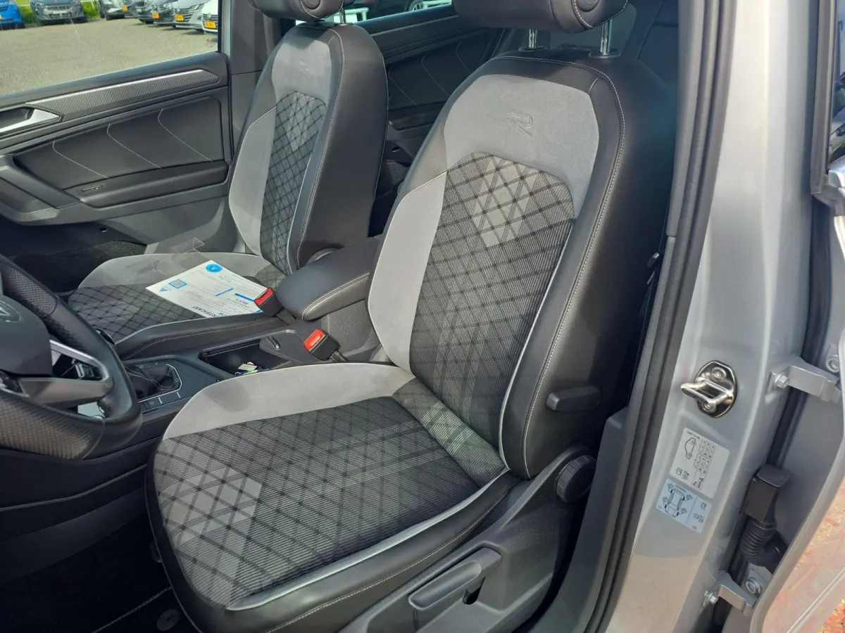 1.4 TSI eHybrid R-Line Business+ | PHEV | Trekhaak | Pano | A.cam | Winterpakket | 245Pk | SOH 89% |