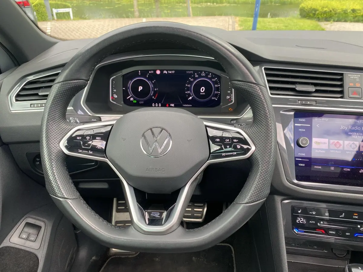 1.4 TSI eHybrid R-Line Business+ | PHEV | Trekhaak | Pano | A.cam | Winterpakket | 245Pk | SOH 89% |