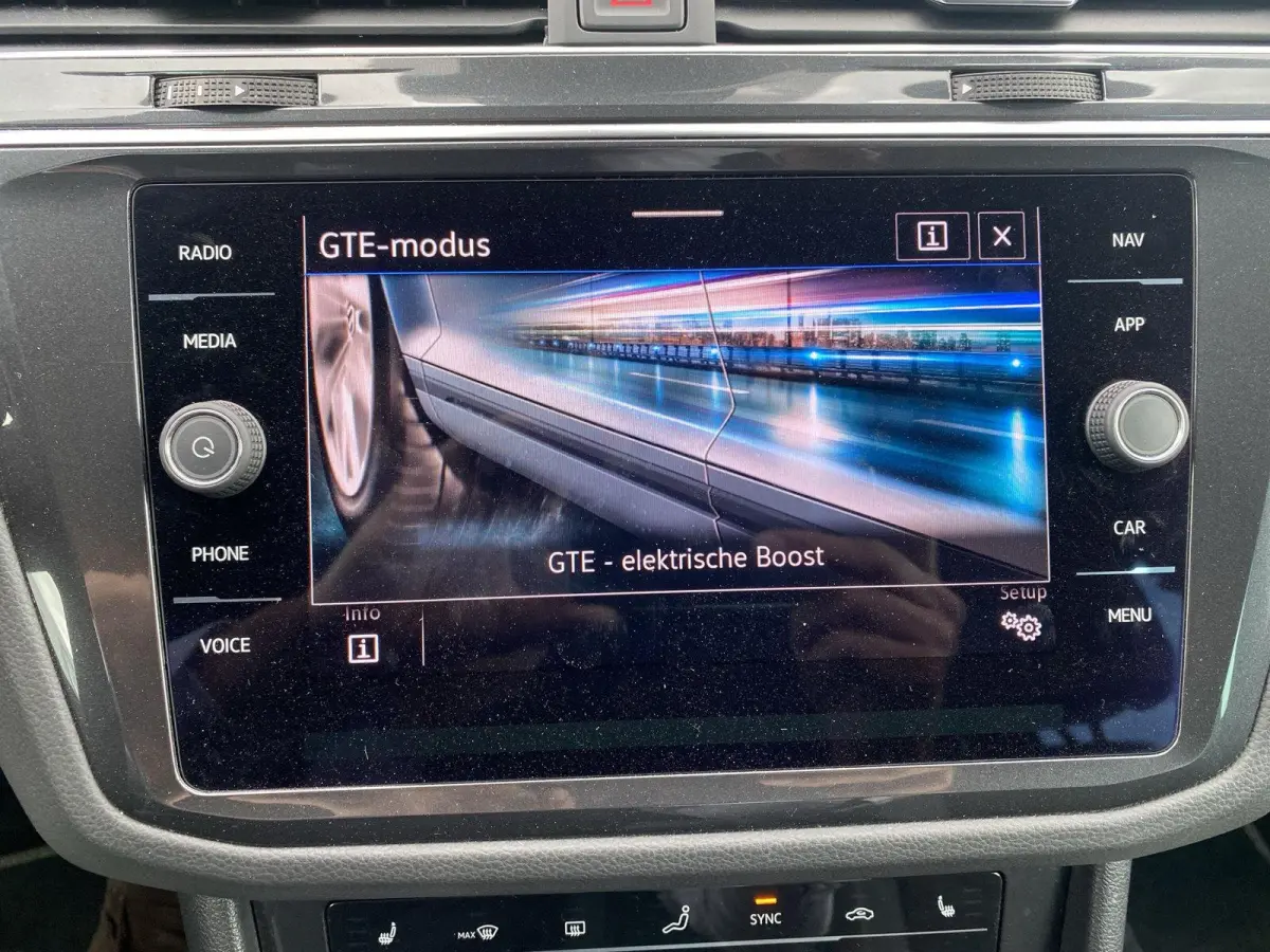 1.4 TSI eHybrid R-Line Business+ | PHEV | Trekhaak | Pano | A.cam | Winterpakket | 245Pk | SOH 89% |