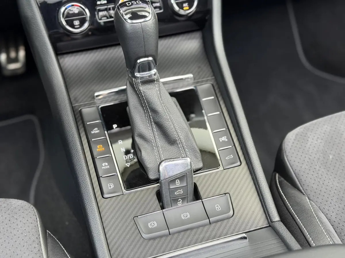 1.4 TSI iV Sportline Business Panodak|ACC|Camer