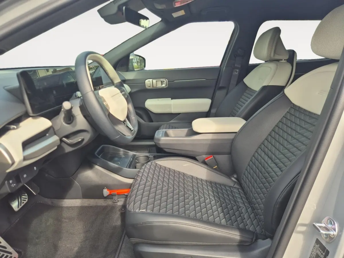 GT-Line Business Edition 81.4 kWh | Climate Control | Cruise Control | Stoelverwarming | Stuurverwarming | Dode Hoek Indicatie | Apple Carplay/Android Auto | Camera | Zwarte Logo's |