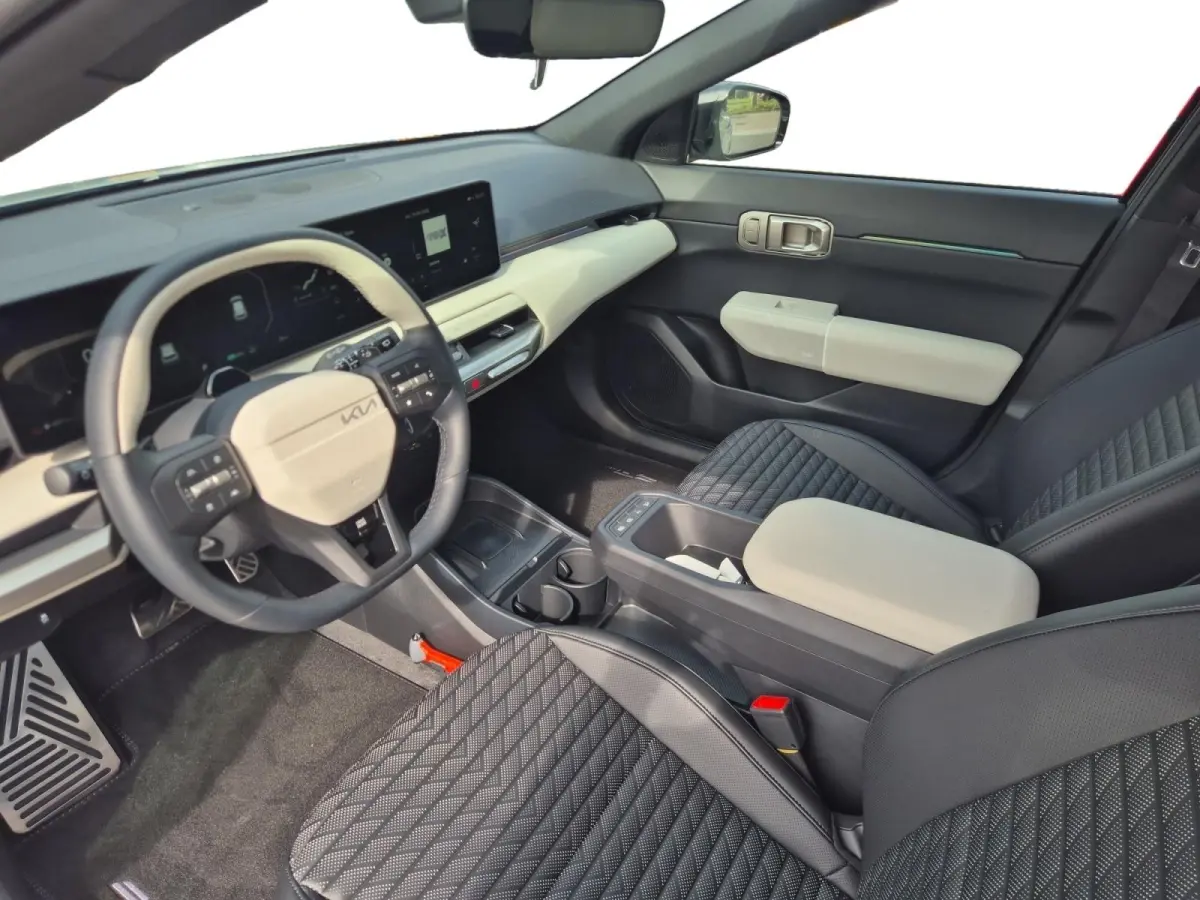 GT-Line Business Edition 81.4 kWh | Climate Control | Cruise Control | Stoelverwarming | Stuurverwarming | Dode Hoek Indicatie | Apple Carplay/Android Auto | Camera | Zwarte Logo's |