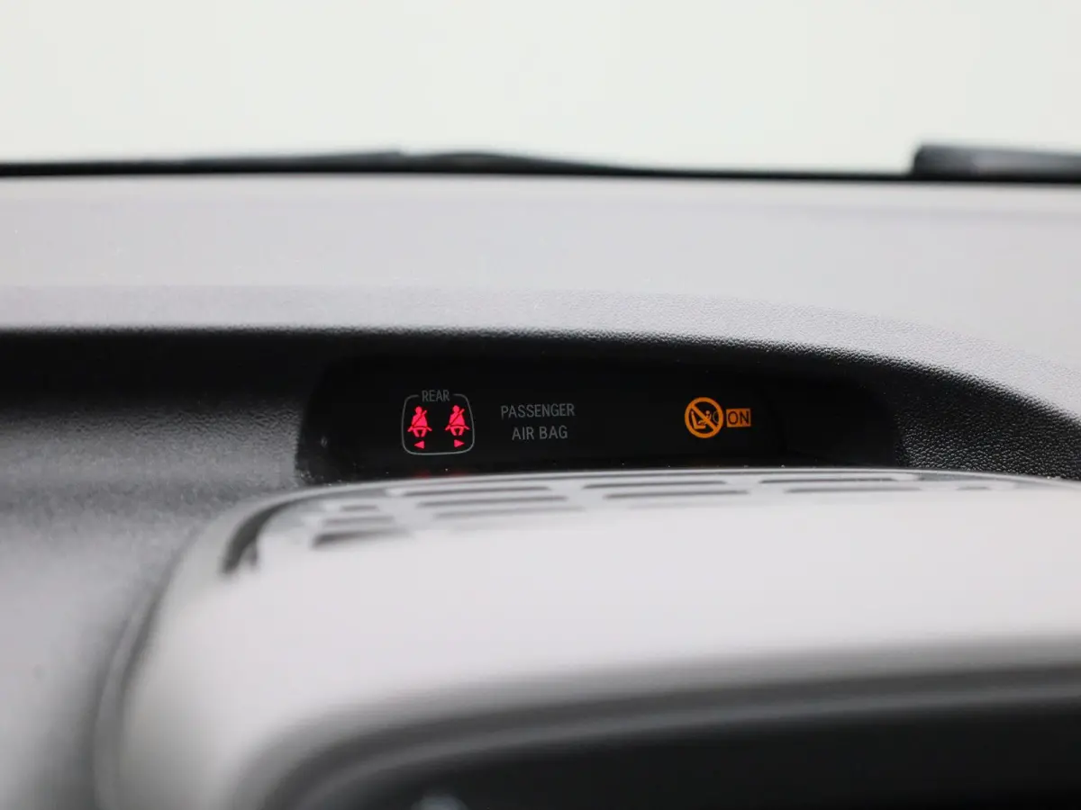 1.0 e-VTi Active | DEMO | AIRCO | BLUETOOTH TELEFOON | 5-DEURS | MULTIFUNCTIONEEL STUURWIEL |