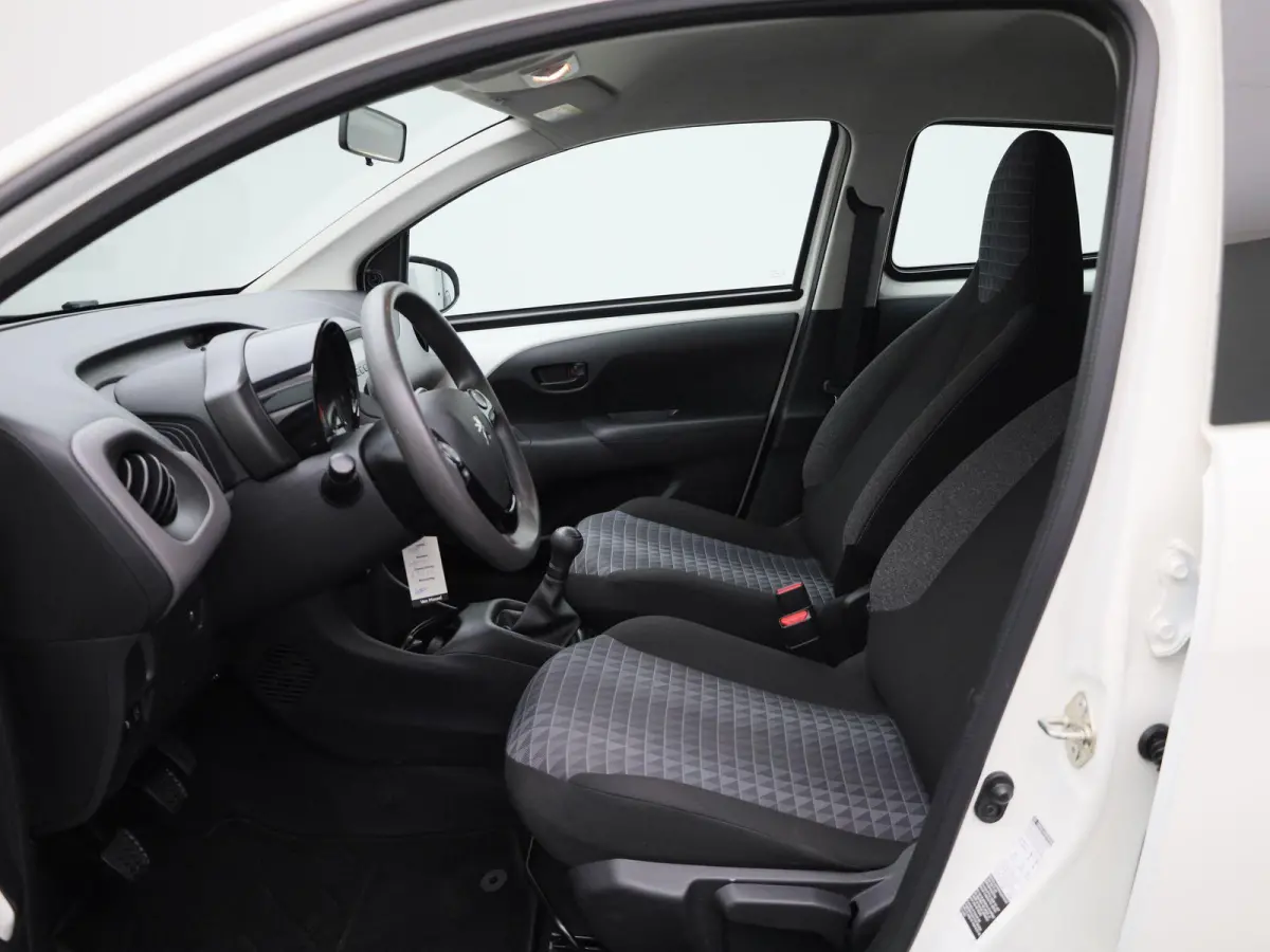 1.0 e-VTi Active | DEMO | AIRCO | BLUETOOTH TELEFOON | 5-DEURS | MULTIFUNCTIONEEL STUURWIEL |