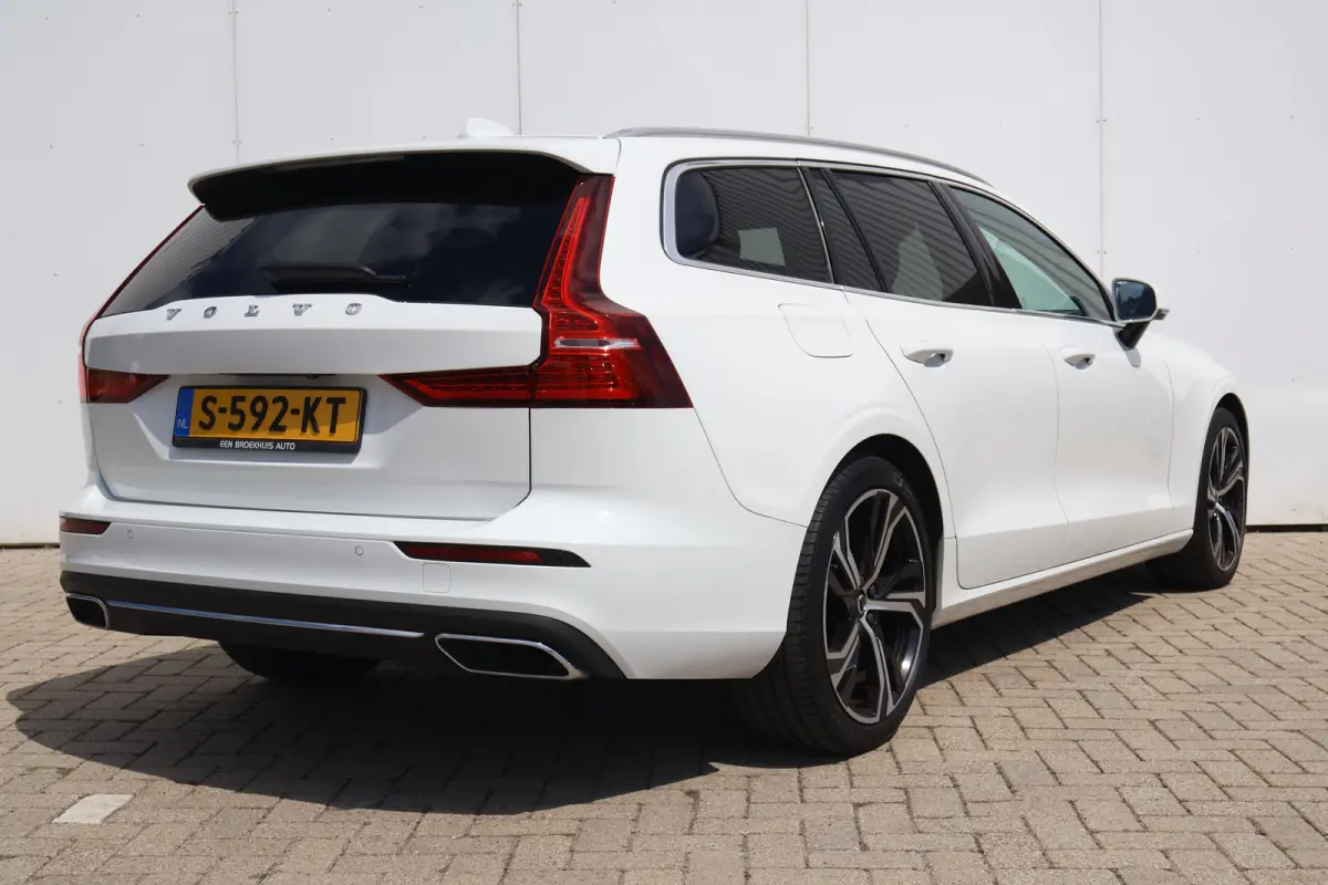 2.0 T8 Twin Engine AWD Inscription | Pano | Leer | Trekhaak |