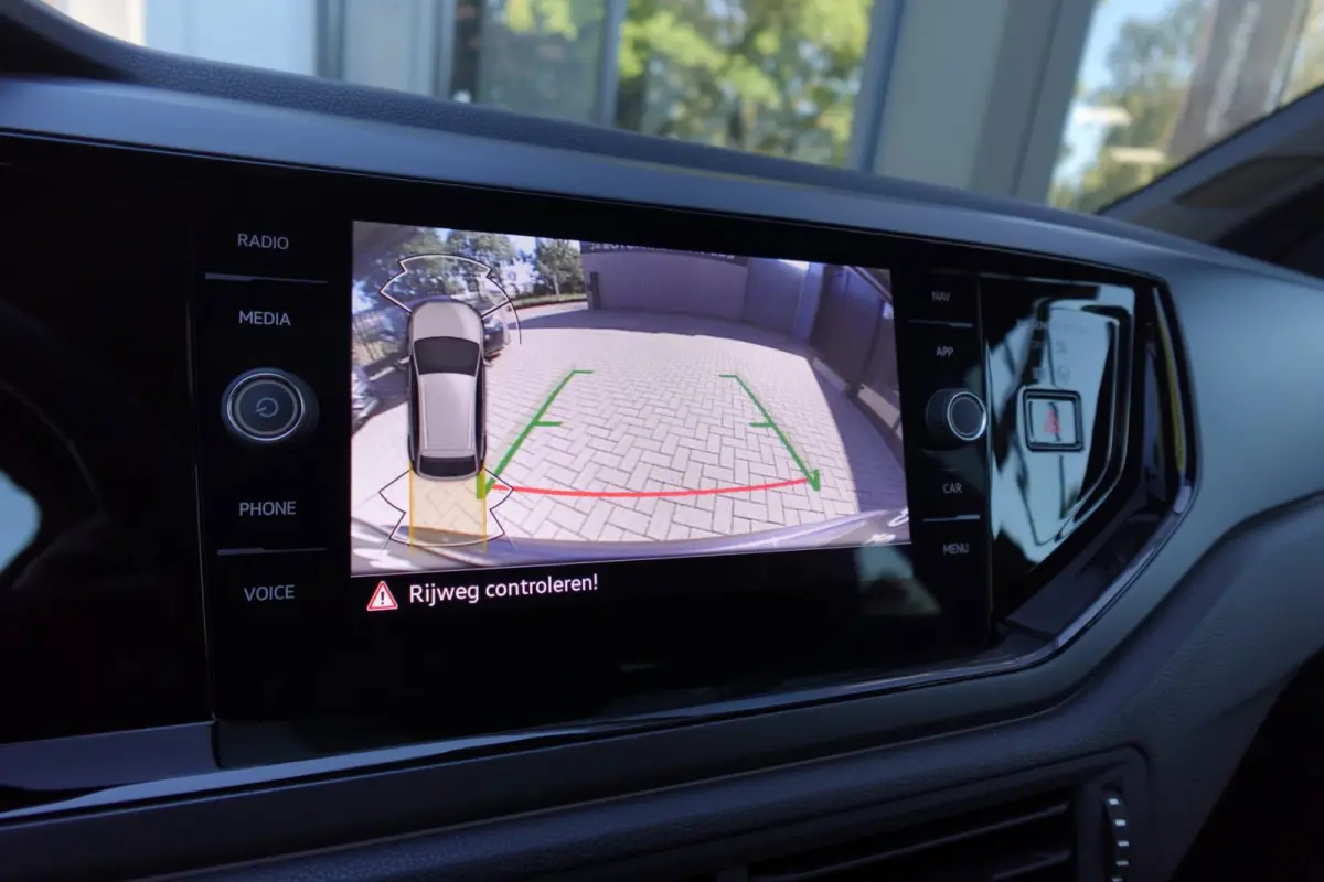 1.5 TSI R-Line Business PANO KEYLESS CAM