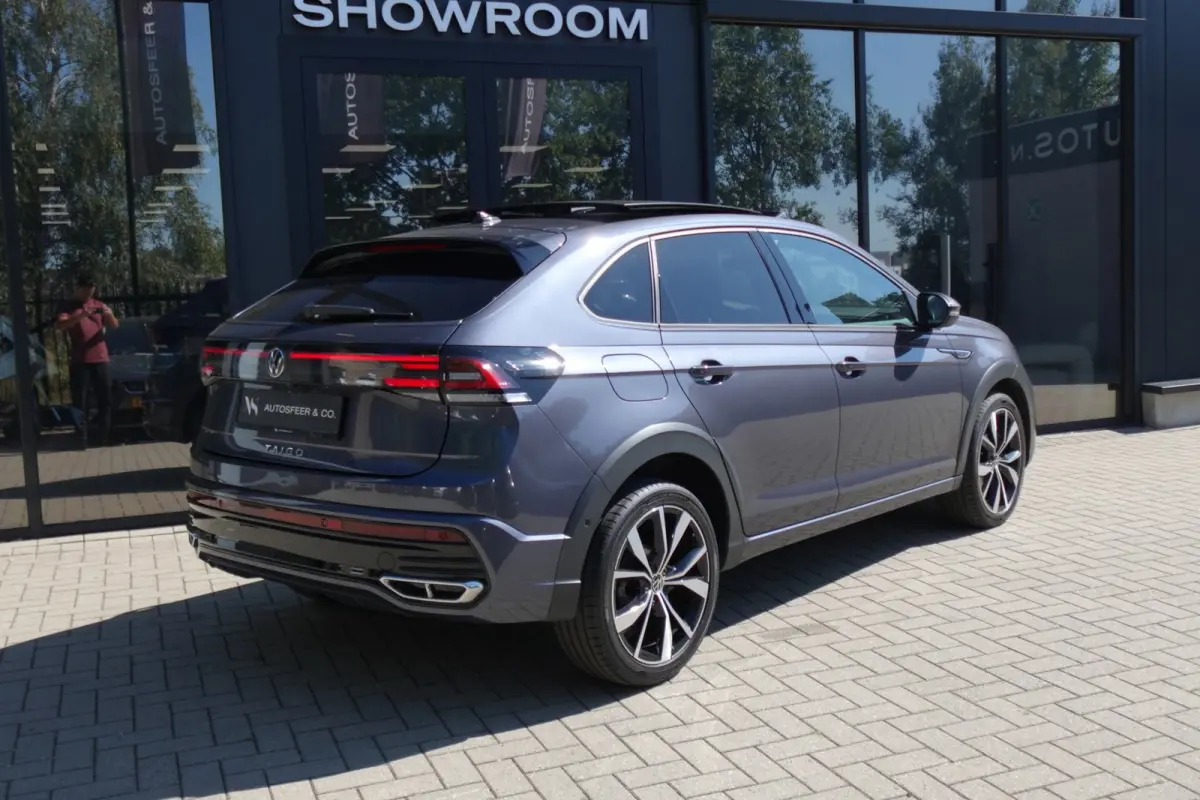 1.5 TSI R-Line Business PANO KEYLESS CAM