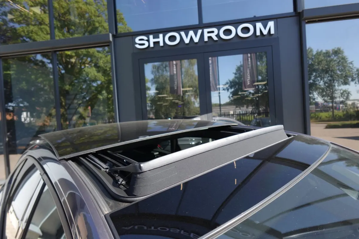 1.5 TSI R-Line Business PANO KEYLESS CAM