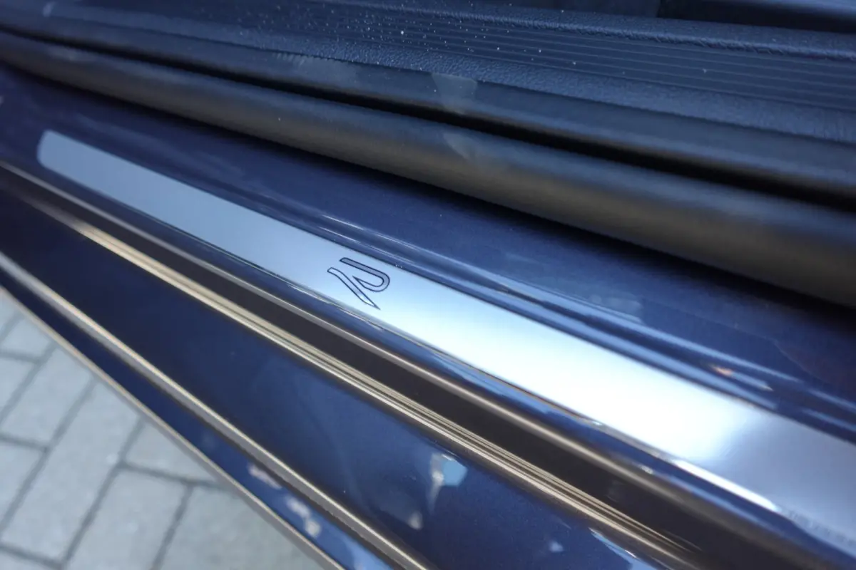 1.5 TSI R-Line Business PANO KEYLESS CAM