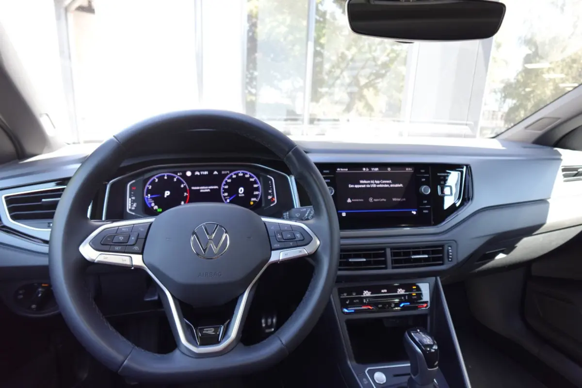 1.5 TSI R-Line Business PANO KEYLESS CAM