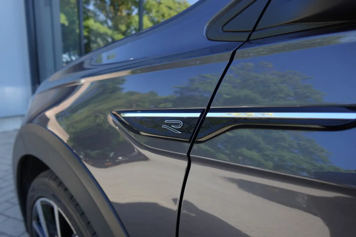 1.5 TSI R-Line Business PANO KEYLESS CAM