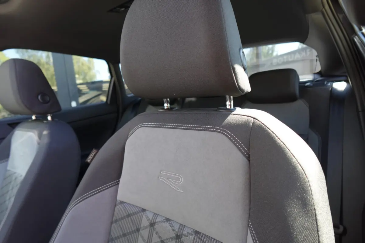 1.5 TSI R-Line Business PANO KEYLESS CAM