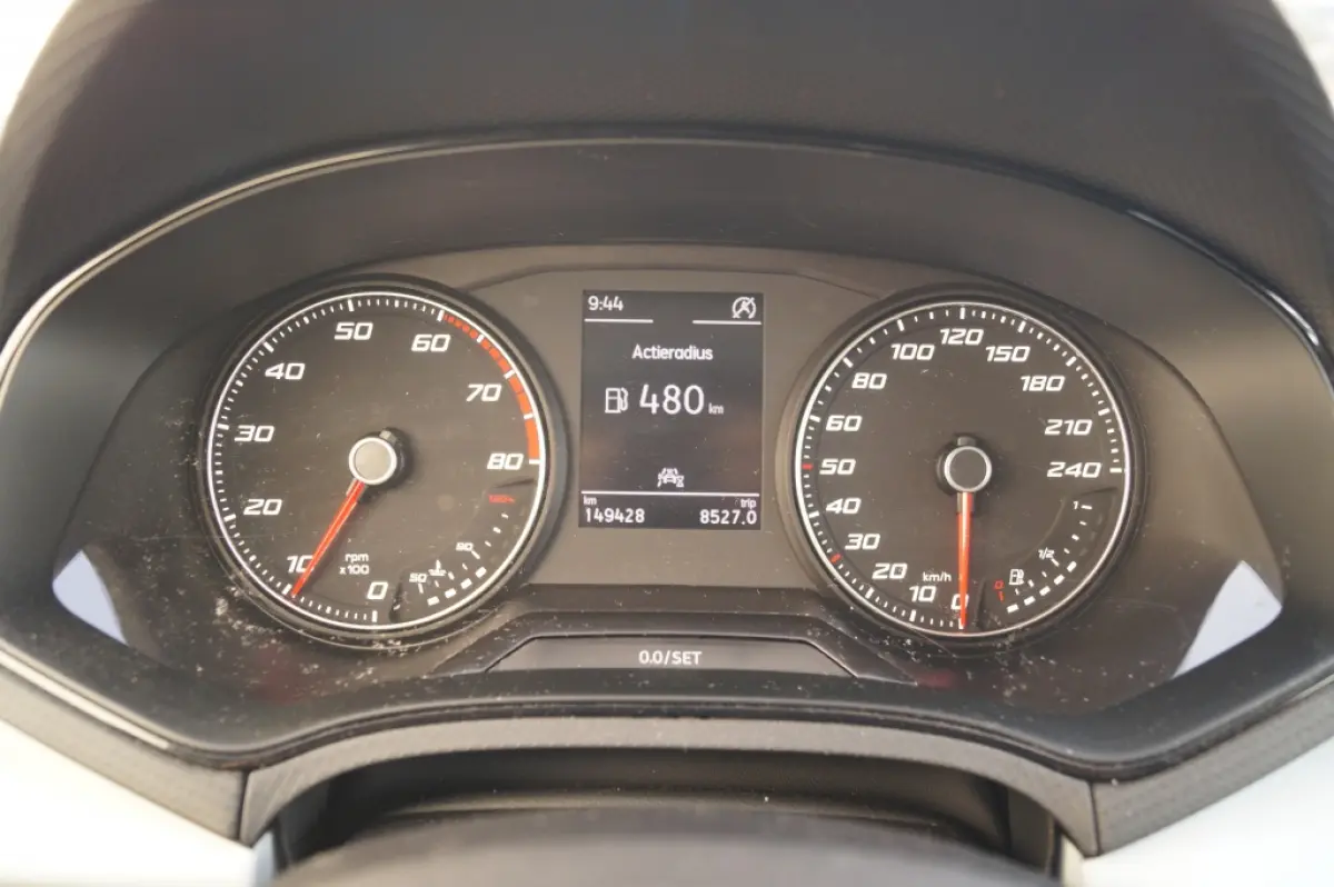 1.0 EcoTSI Style -ECC-PDC-LMV-CARPLAY-DAB-