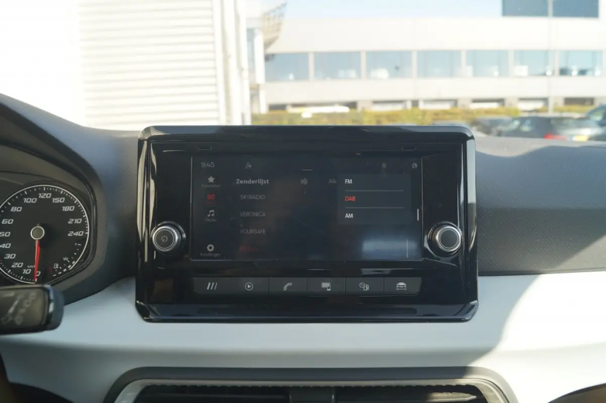 1.0 EcoTSI Style -ECC-PDC-LMV-CARPLAY-DAB-