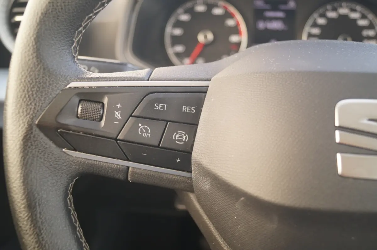 1.0 EcoTSI Style -ECC-PDC-LMV-CARPLAY-DAB-
