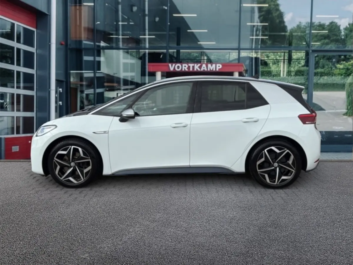 PRO PERFORMANCE 1ST PDC/ACC/STOEL+STUURVERW/NAVI/CARPLAY
