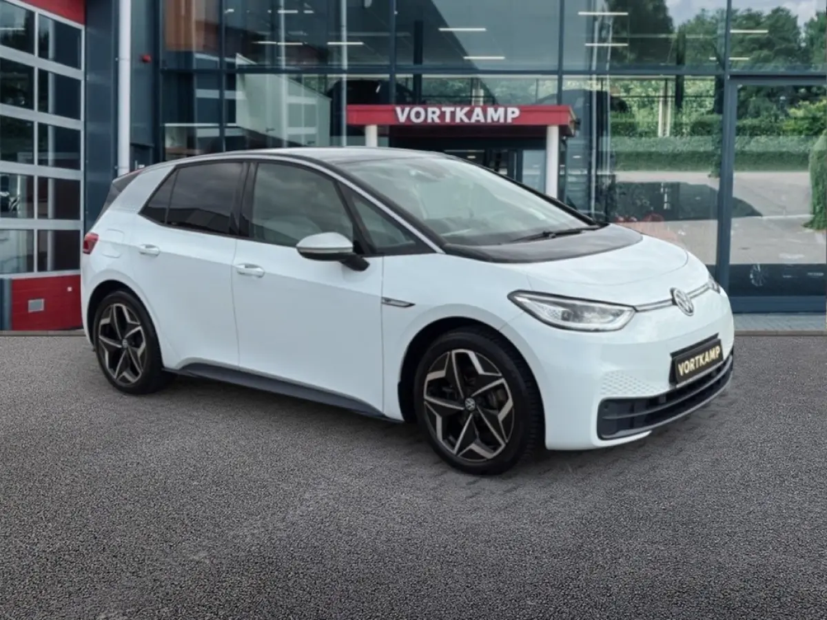 PRO PERFORMANCE 1ST PDC/ACC/STOEL+STUURVERW/NAVI/CARPLAY