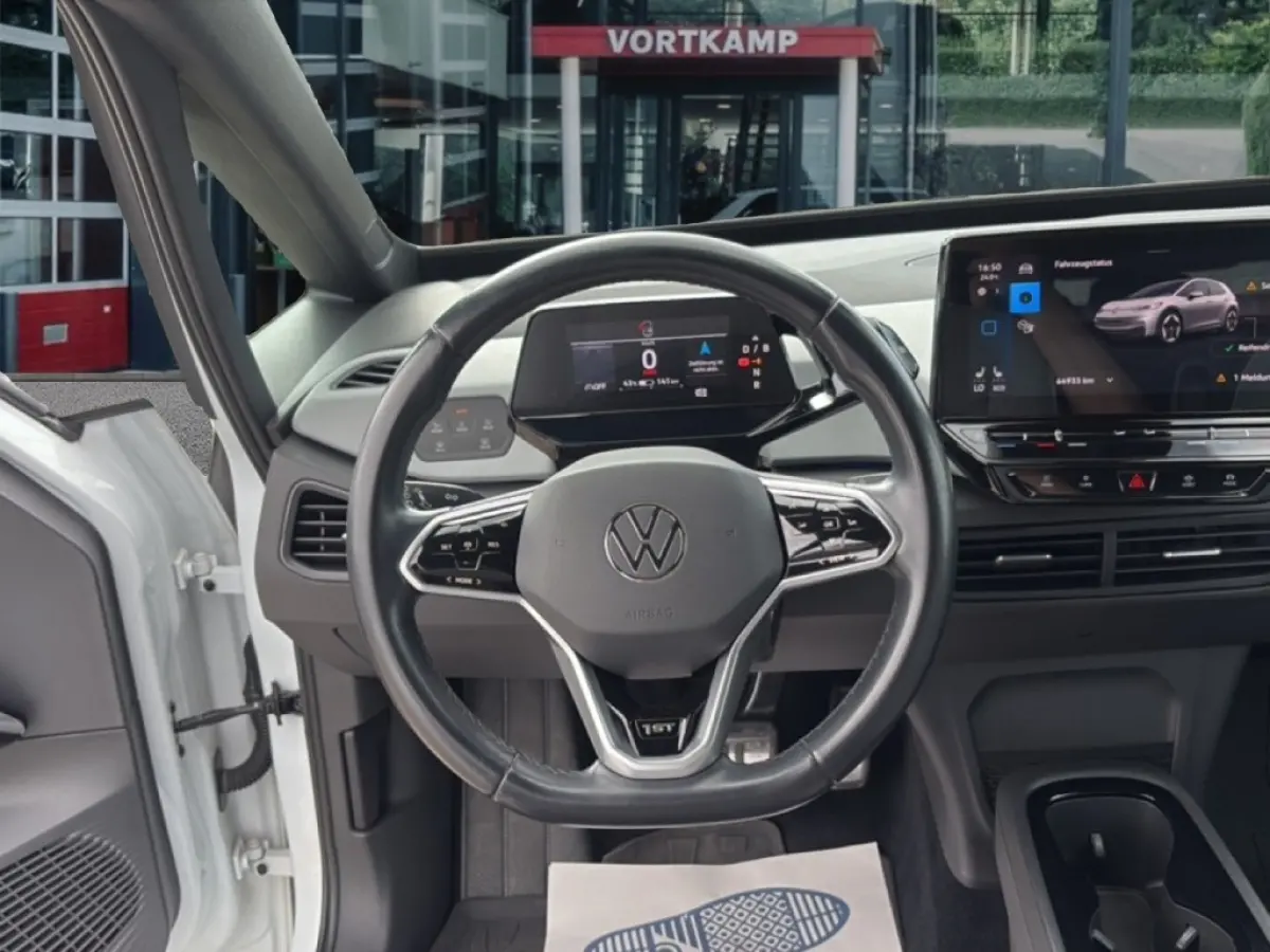 PRO PERFORMANCE 1ST PDC/ACC/STOEL+STUURVERW/NAVI/CARPLAY