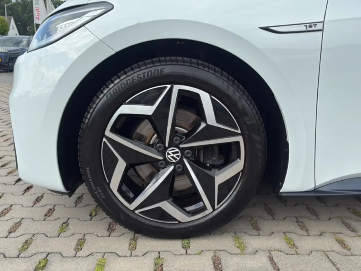 PRO PERFORMANCE 1ST PDC/ACC/STOEL+STUURVERW/NAVI/CARPLAY