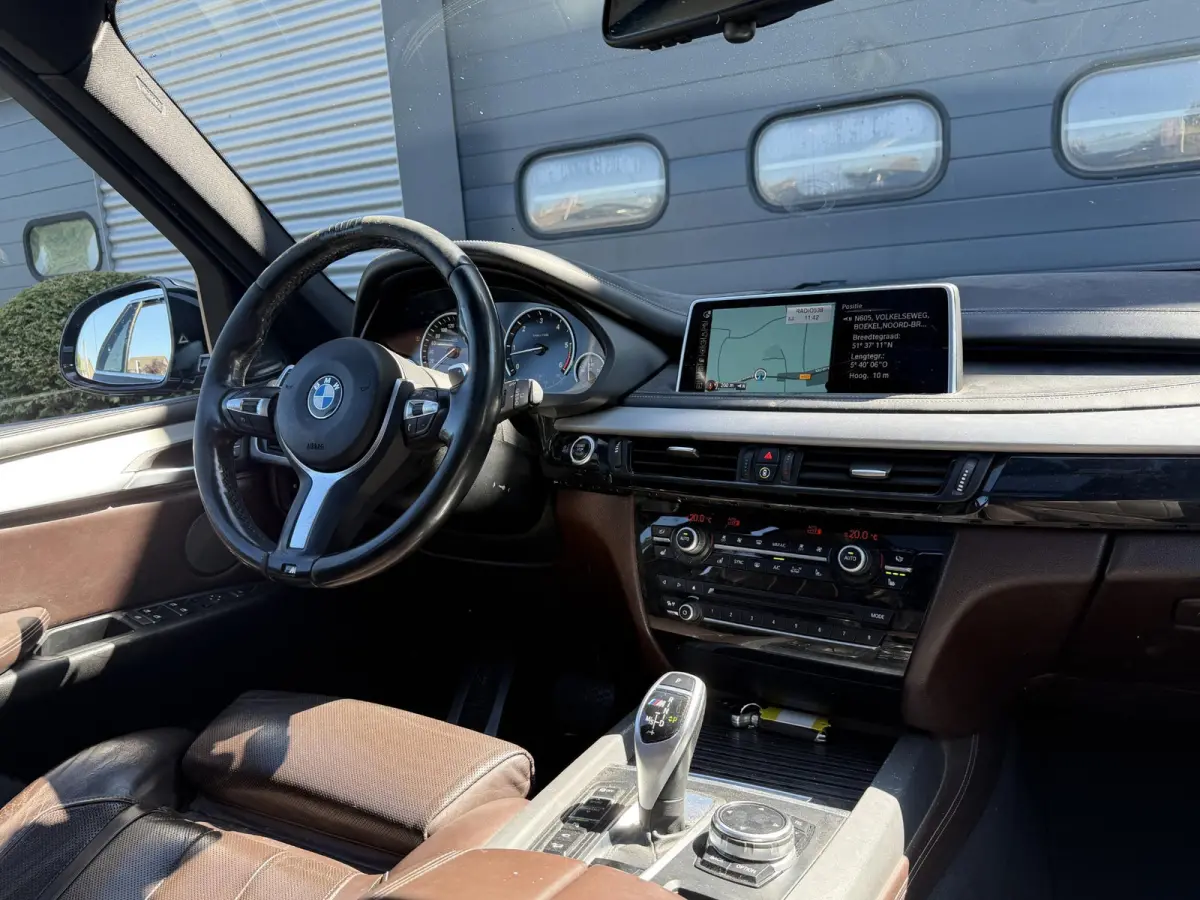 M50d 7p. | Panoramadak | 360* Camera | Head-Up Display | Elektrische Trekhaak | Elektrische Achterklep |