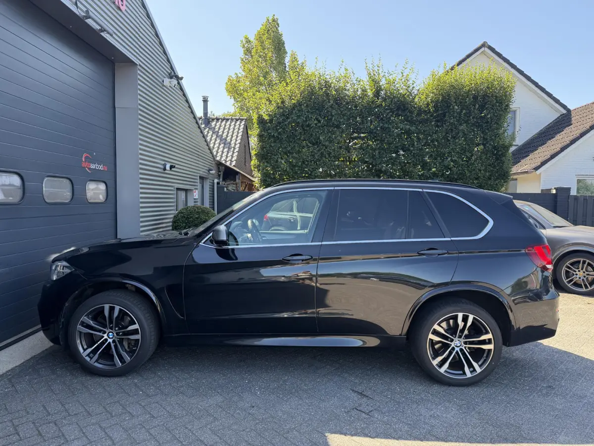 M50d 7p. | Panoramadak | 360* Camera | Head-Up Display | Elektrische Trekhaak | Elektrische Achterklep |