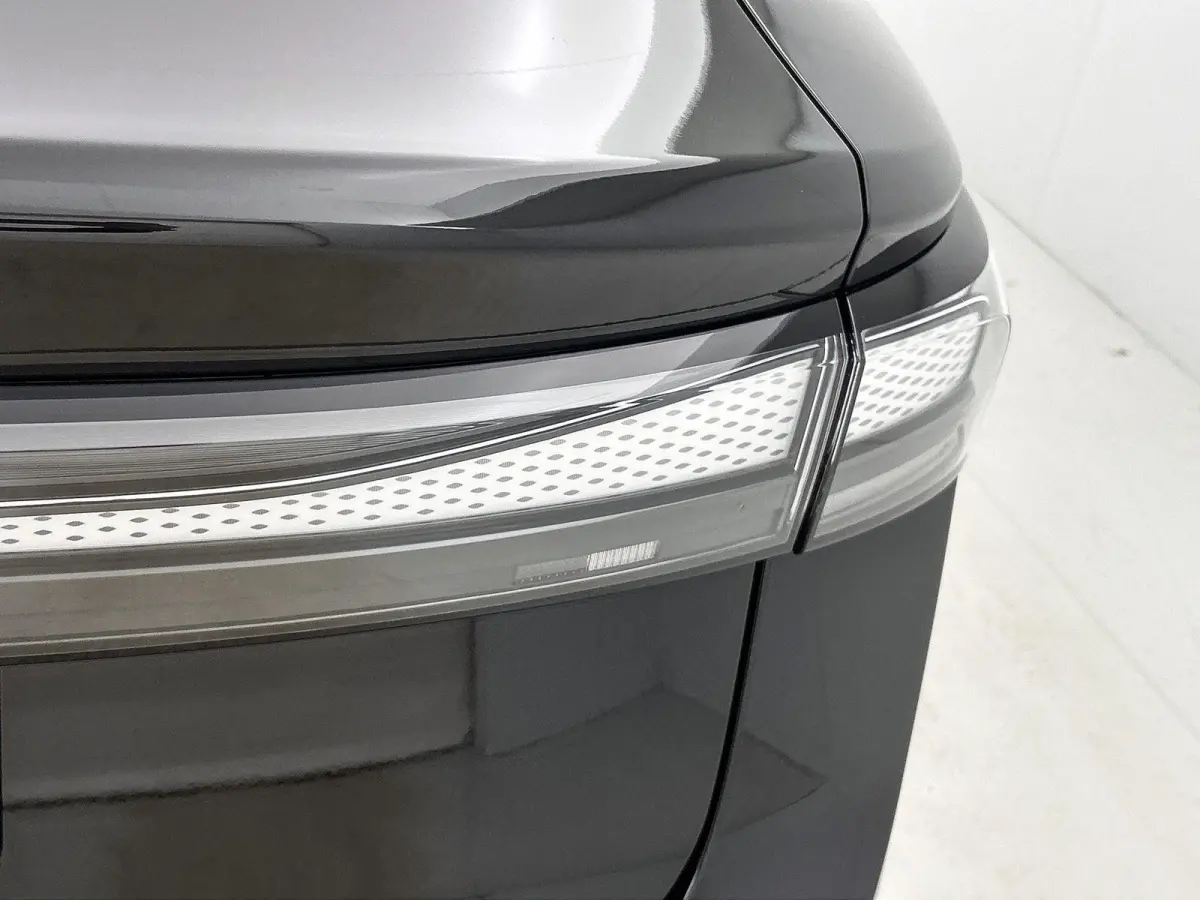Limited Edition Plus 77 kWh | DEMO | PANORAMADAK | CAMERA | HARMAN-KARDON | WARMTEPOMP | 19 INCH | HEAD-UP DISPLAY