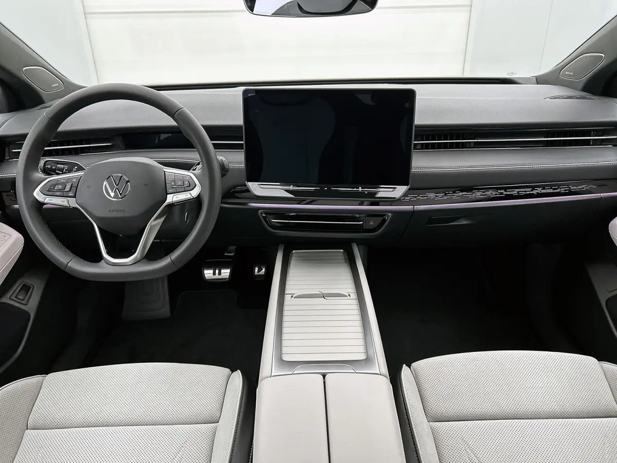 Limited Edition Plus 77 kWh | DEMO | PANORAMADAK | CAMERA | HARMAN-KARDON | WARMTEPOMP | 19 INCH | HEAD-UP DISPLAY