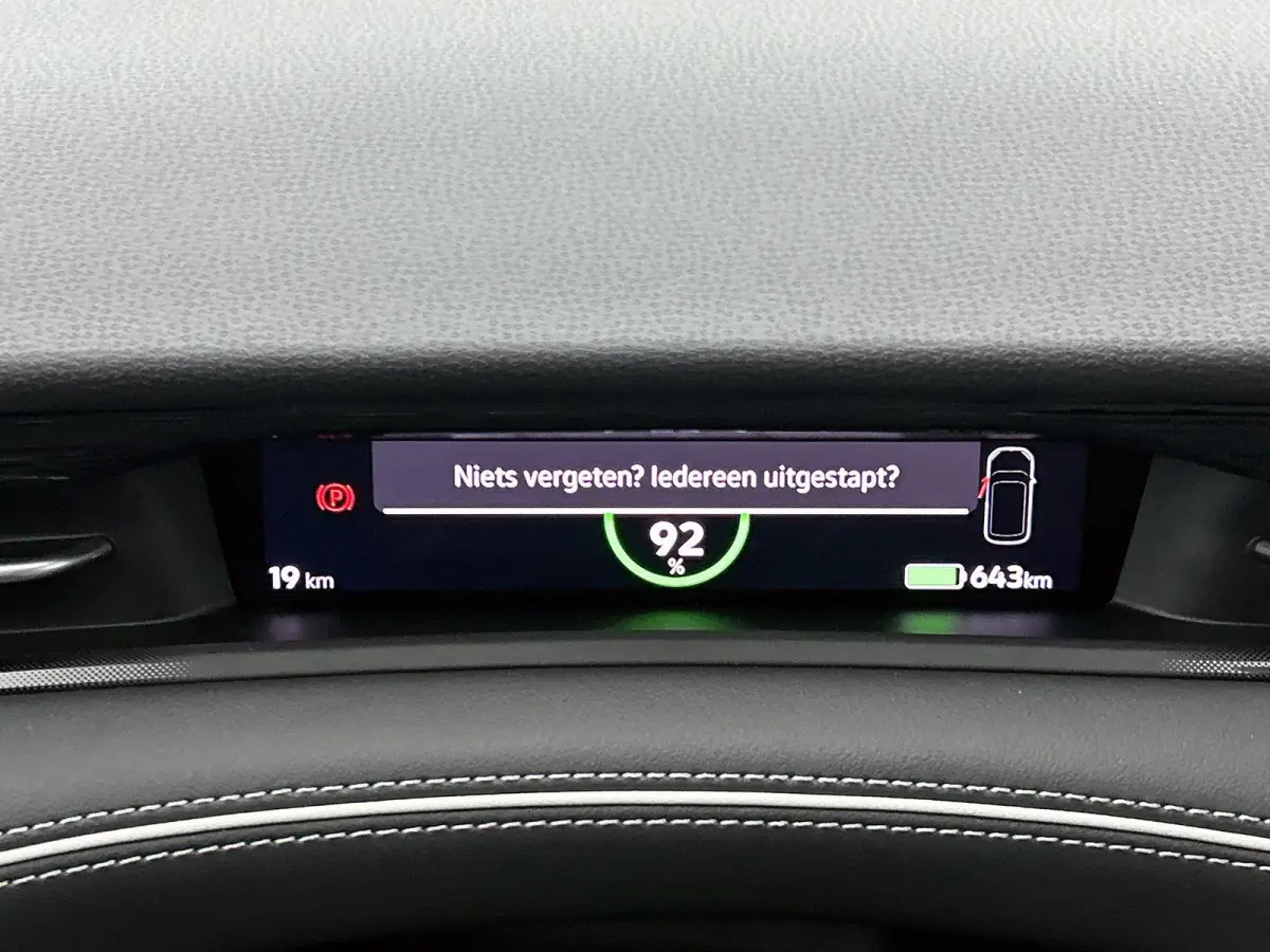Limited Edition Plus 77 kWh | DEMO | PANORAMADAK | CAMERA | HARMAN-KARDON | WARMTEPOMP | 19 INCH | HEAD-UP DISPLAY