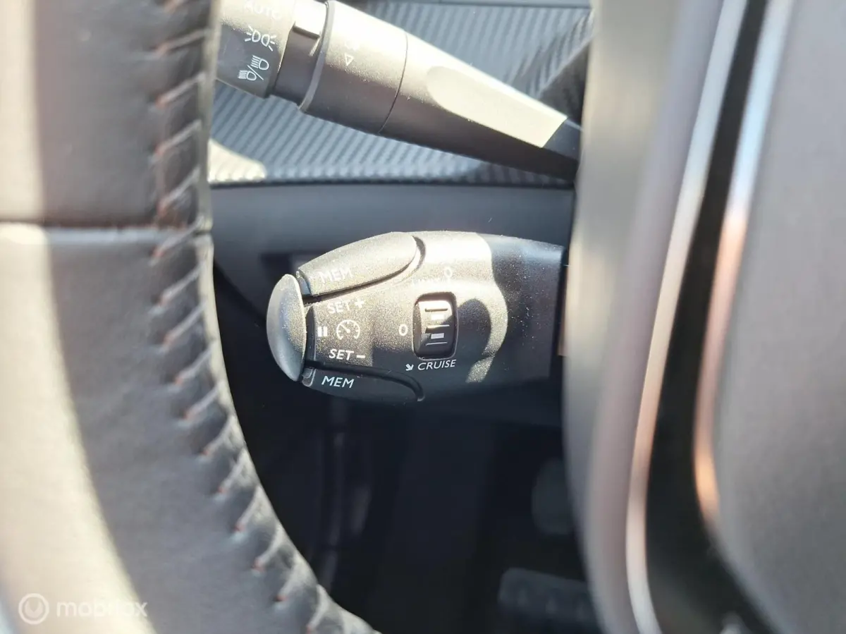 1.2 PURETECH ACTIVE PACK • ORIG NL • CARPLAY •