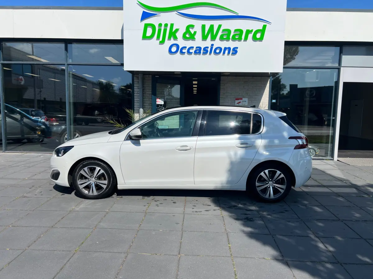 Allure – Automaat – Pano – Trekhaak – NAP – Riem verv.