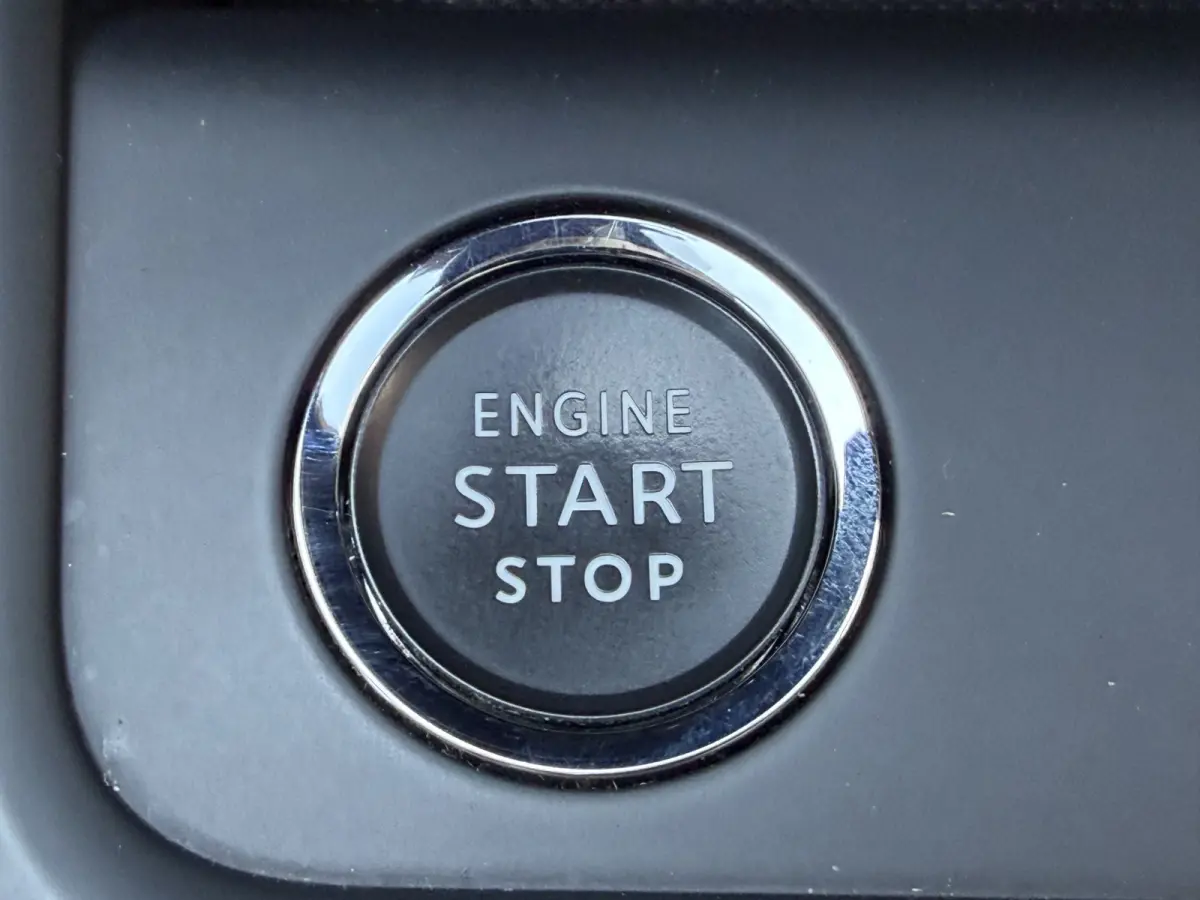 180pk Shine (Elektrisch Schuifdak - Trekhaak - Elektrische Klep - Leder incl stoelverwarming - 360gr Camera - LED - Adaptieve Cruise Controle - Keyless Entry)