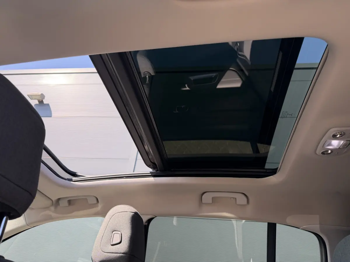 180pk Shine (Elektrisch Schuifdak - Trekhaak - Elektrische Klep - Leder incl stoelverwarming - 360gr Camera - LED - Adaptieve Cruise Controle - Keyless Entry)