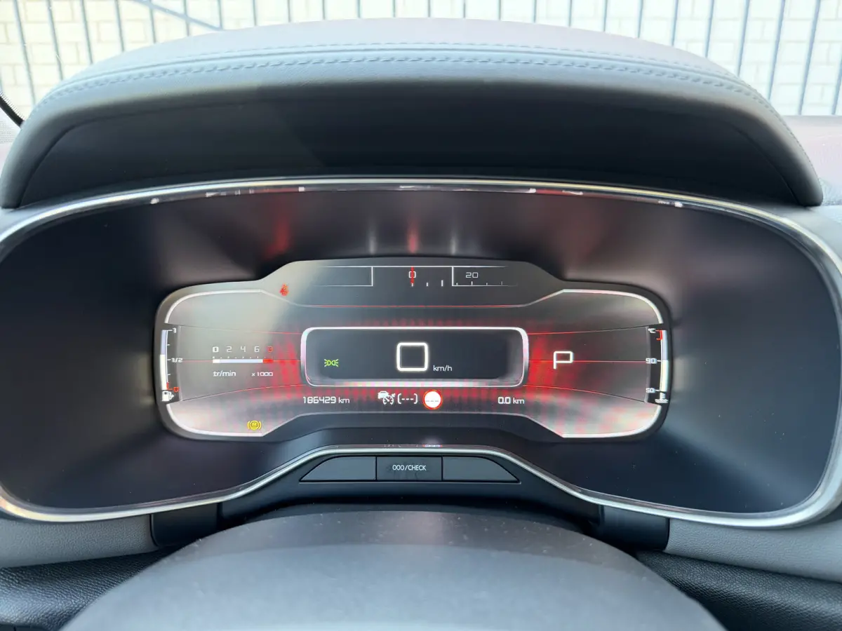180pk Shine (Elektrisch Schuifdak - Trekhaak - Elektrische Klep - Leder incl stoelverwarming - 360gr Camera - LED - Adaptieve Cruise Controle - Keyless Entry)
