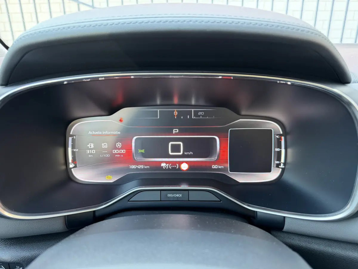 180pk Shine (Elektrisch Schuifdak - Trekhaak - Elektrische Klep - Leder incl stoelverwarming - 360gr Camera - LED - Adaptieve Cruise Controle - Keyless Entry)