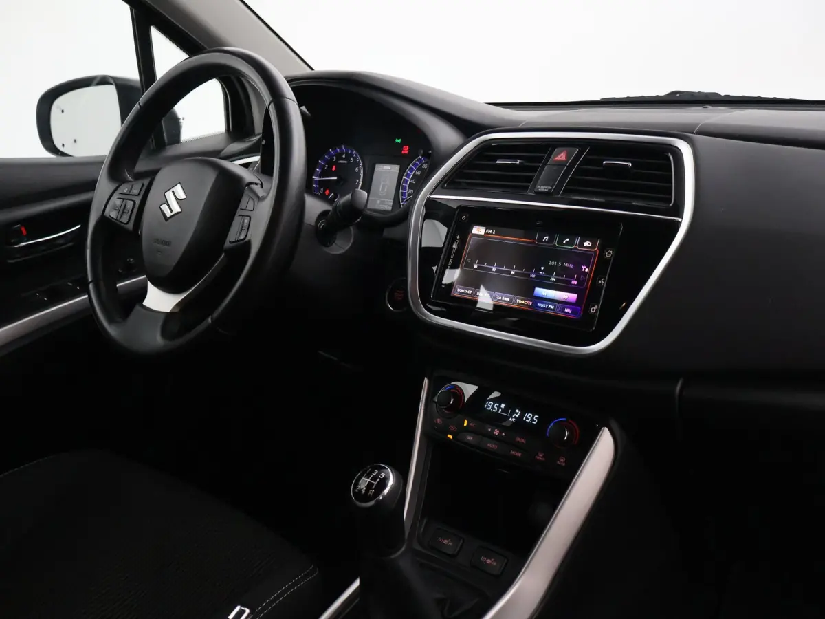 1.0 BOOSTERJET ALLGRIP 4WD 4X4 + TREKHAAK | CAMERA | APPLE CARPLAY | 19 INCH LMV