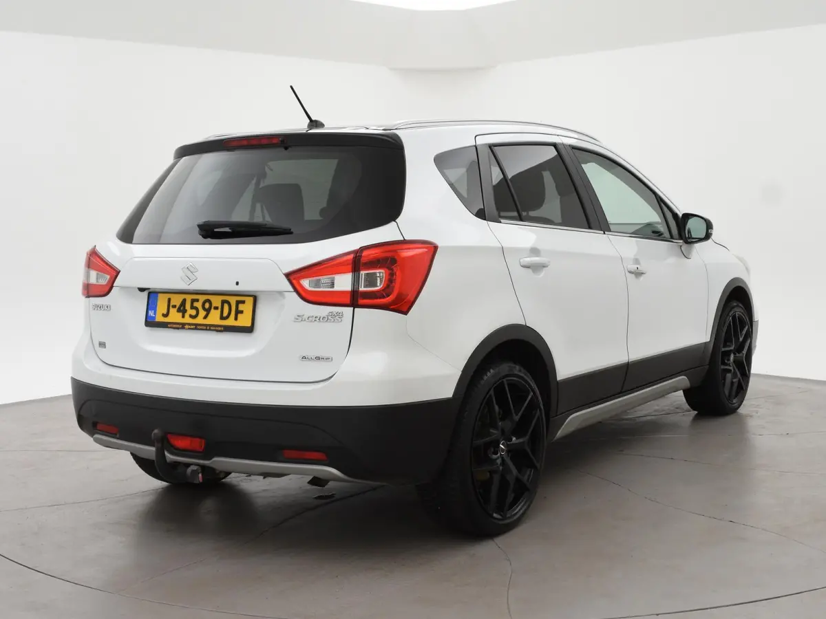 1.0 BOOSTERJET ALLGRIP 4WD 4X4 + TREKHAAK | CAMERA | APPLE CARPLAY | 19 INCH LMV