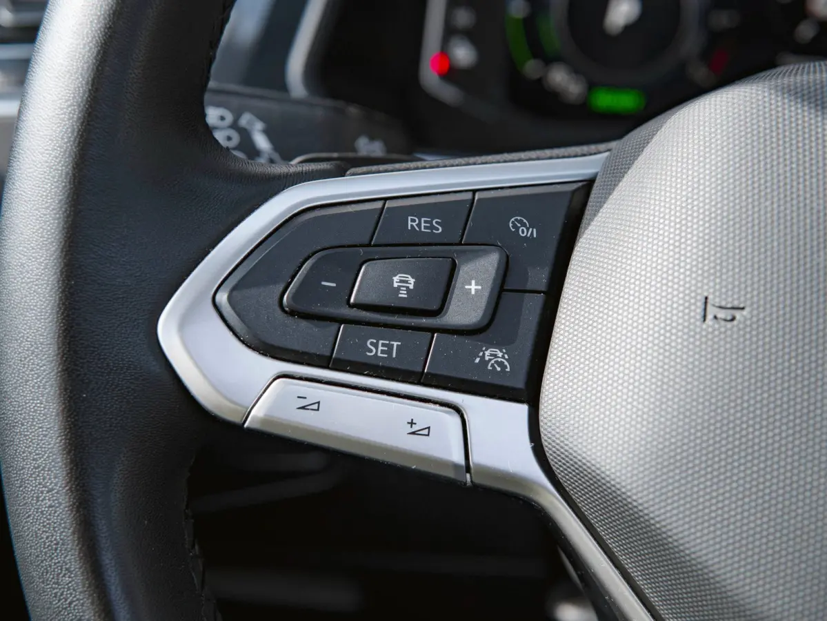 1.4 TSI eHybrid Elegance Pano|Navi|Camera|Cruise|Carplay